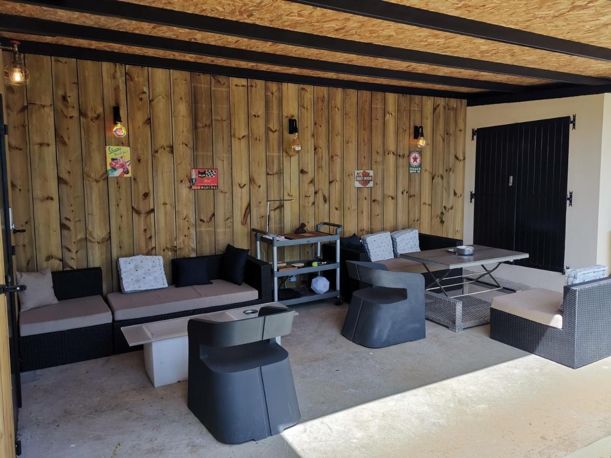 Hostal 170 Room 15 Service Appartement Le Tampon Bagian luar foto